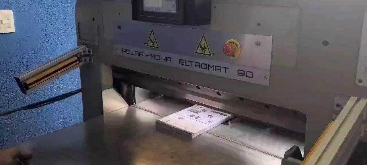 Guilhotina Linear Polar modelo 90