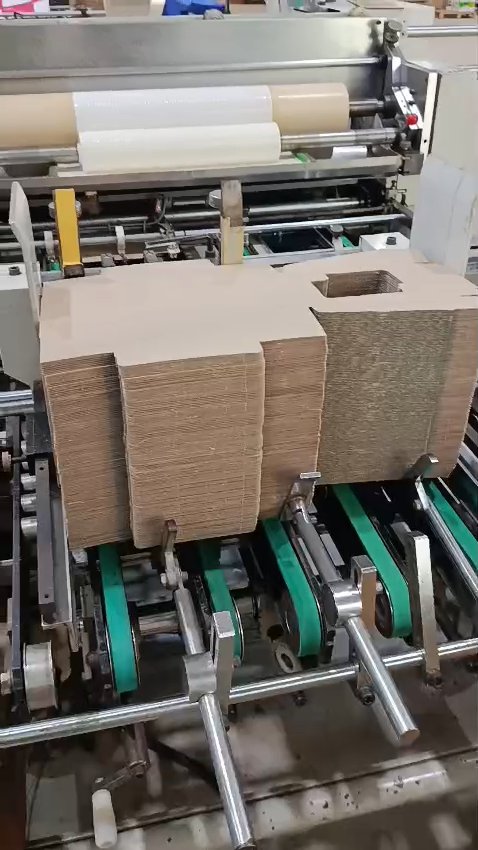 Máquina Automática para Colagem de Acetato Visor